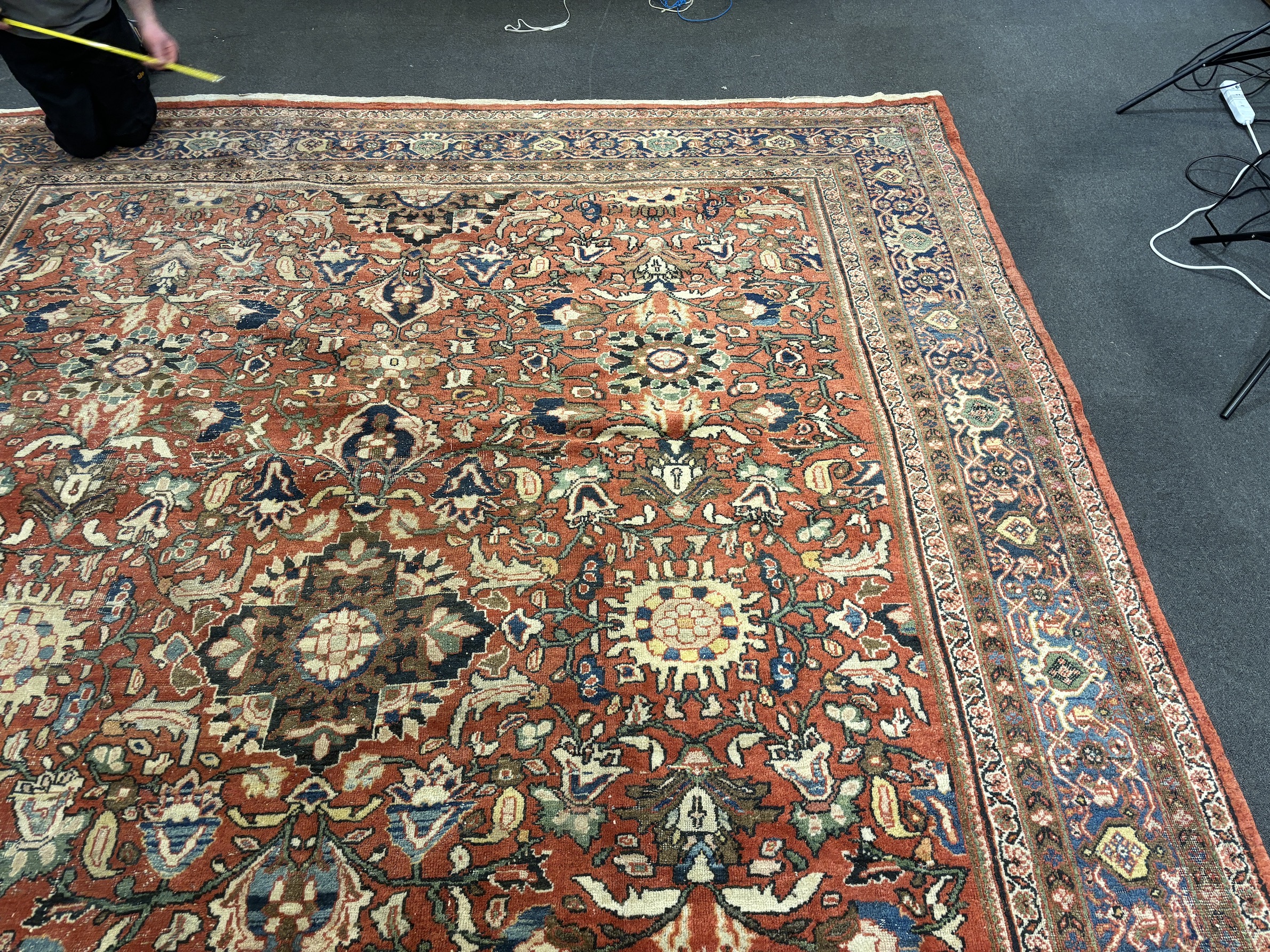 A Persian oversize Sultanabad Mahal carpet, 596 x 343cm
